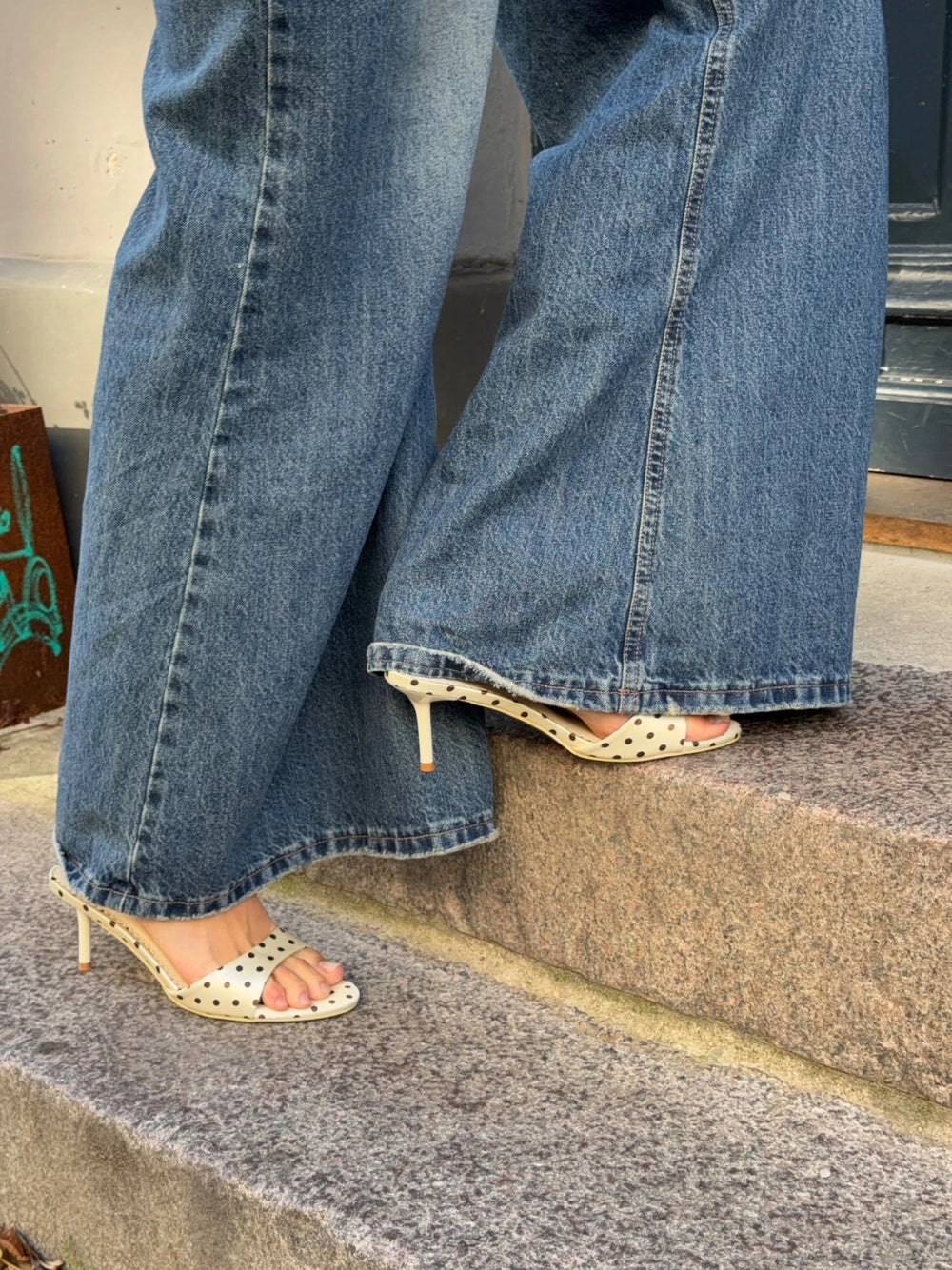 Dottie Mules - Cream/Brown