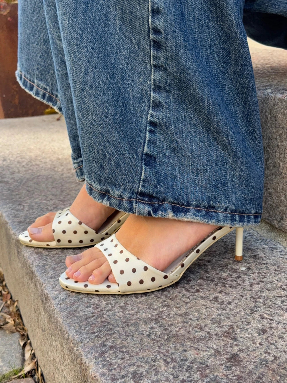 Dottie Mules - Cream/Brown