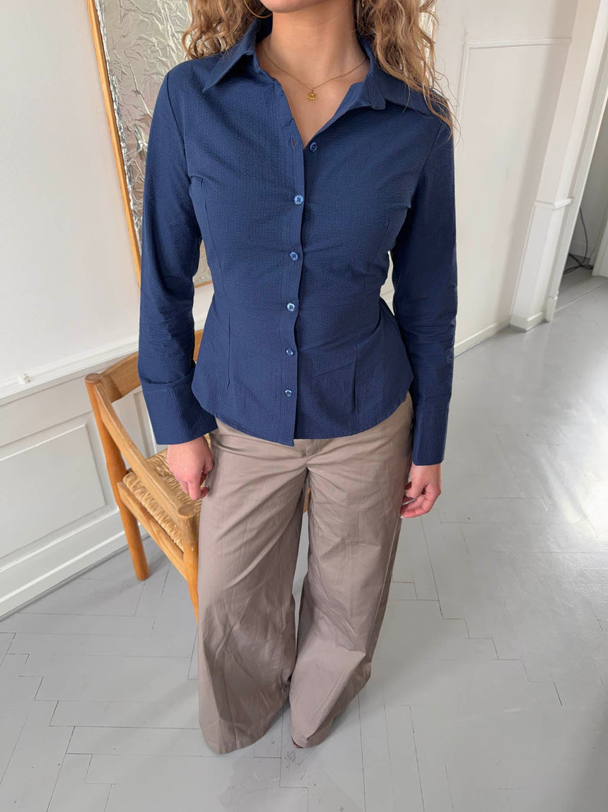 Alberte fitted shirt – Navy