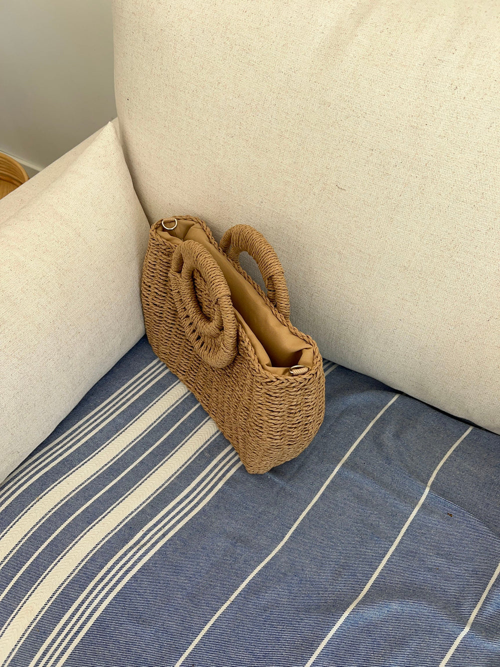Capua woven straw bag with strap – Beige