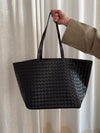 Chili shoulder bag in woven - Black