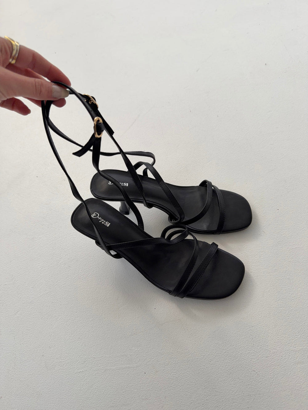 Whitney heels with wrapped leather details - Black