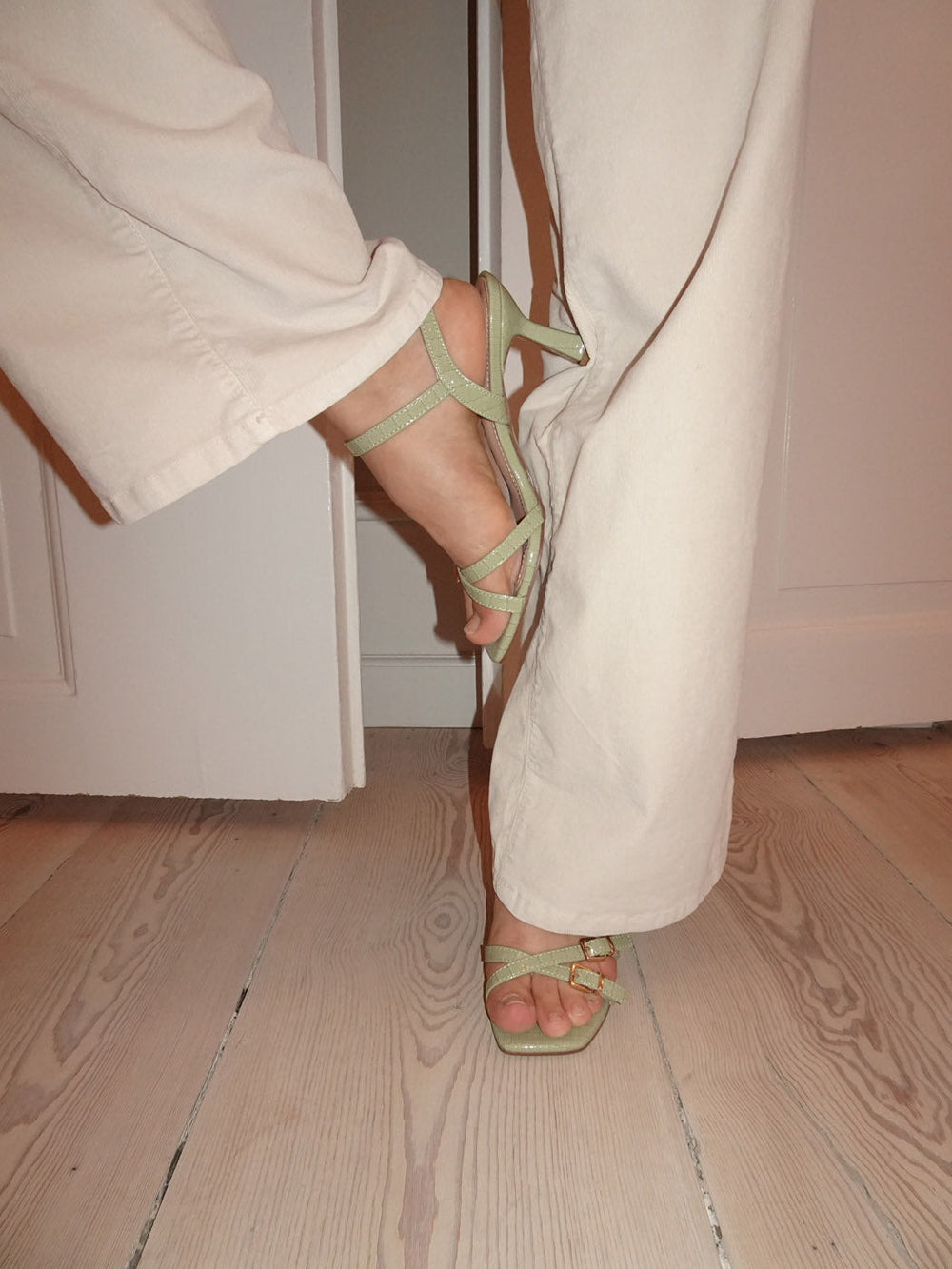 Katianna heels with buckle details – Pastel Green