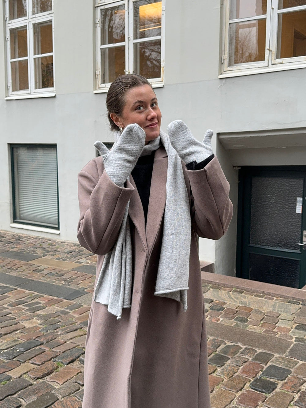 Kehlani knitted scarf - Light grey