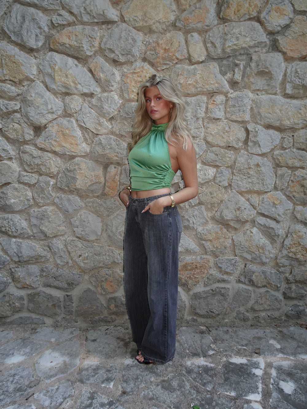 Frida halterneck top with open back – Green