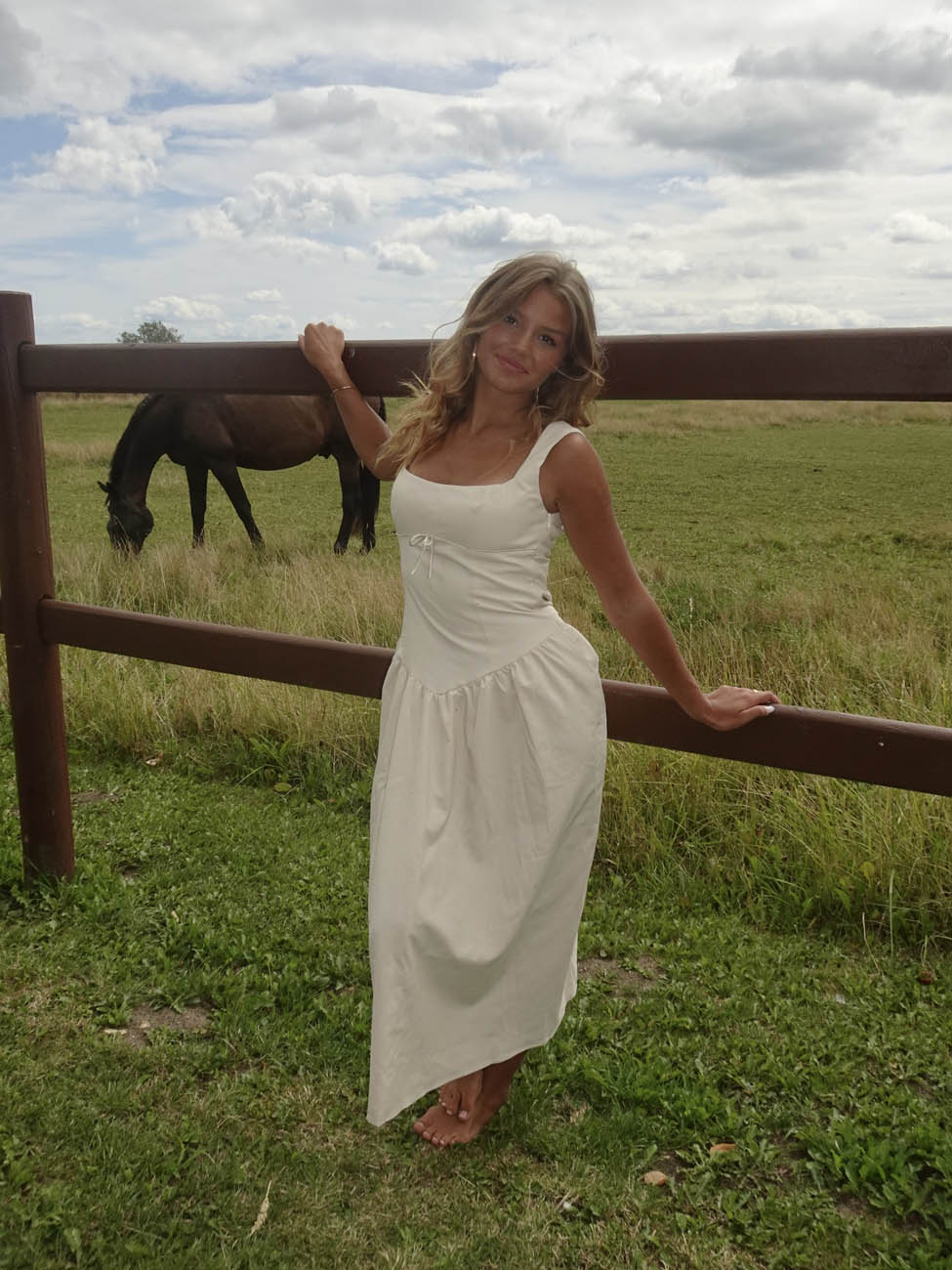 Solia linen dress – Beige