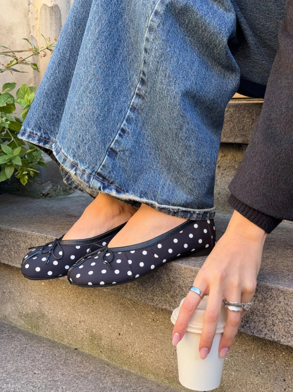 Tovea split toe ballerina with polka dots - Black/White