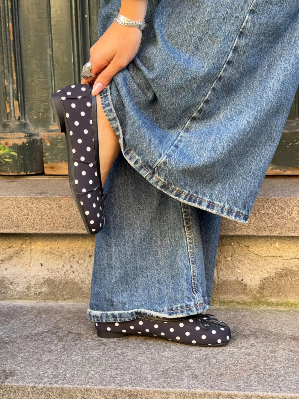 Tovea split toe ballerina with polka dots - Black/White