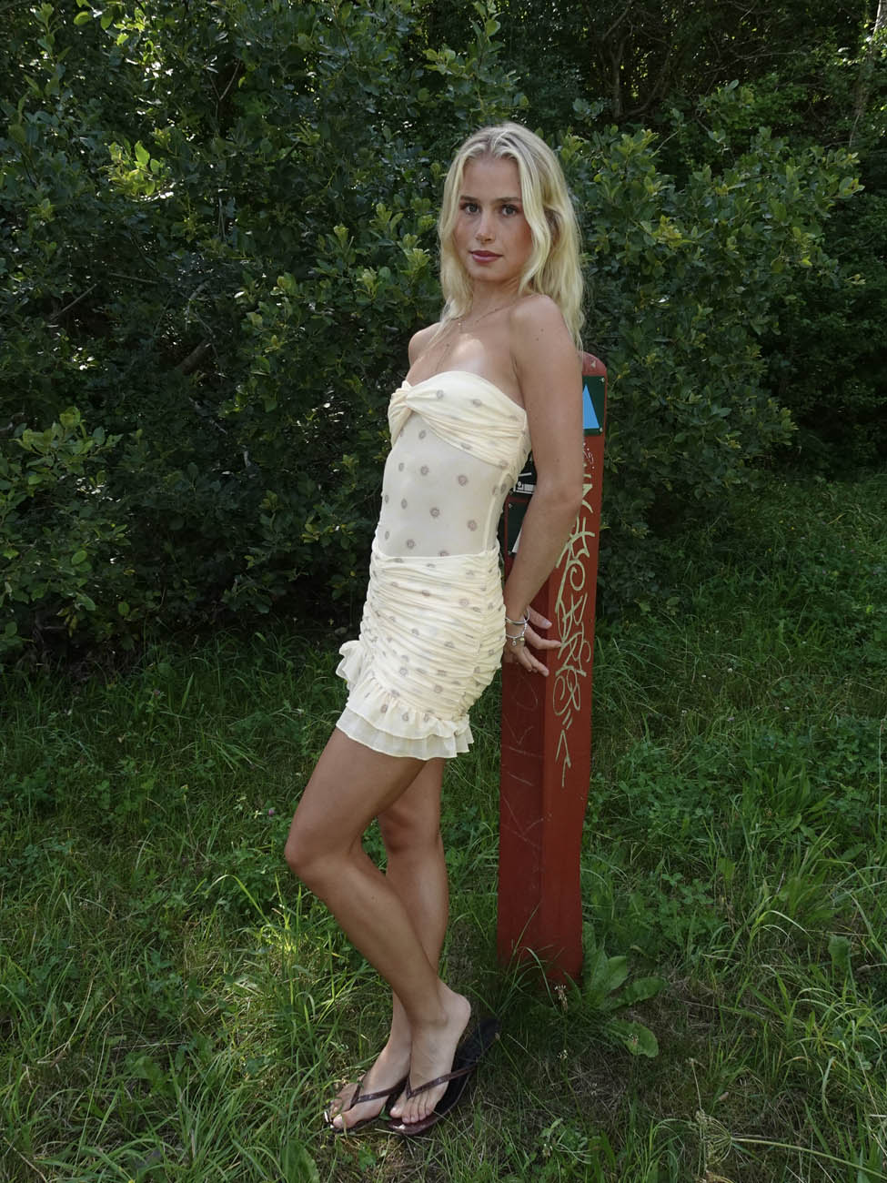 Lunelle dress with brown flowers – Yellow/Brown