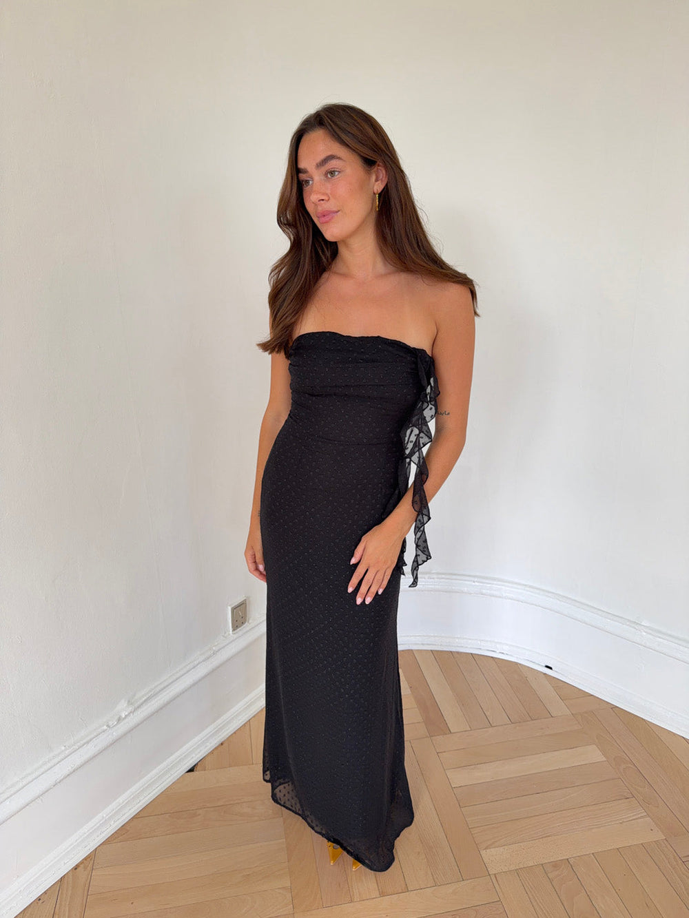 Svera shimmer dress with ruffle detail - Black
