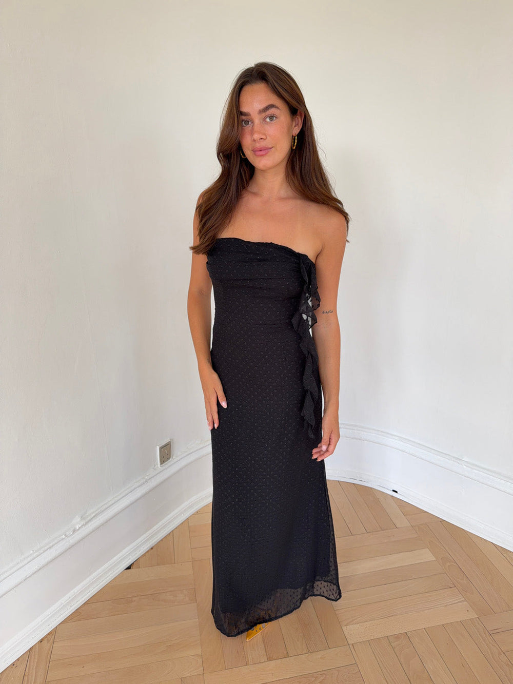 Svera shimmer dress with ruffle detail - Black