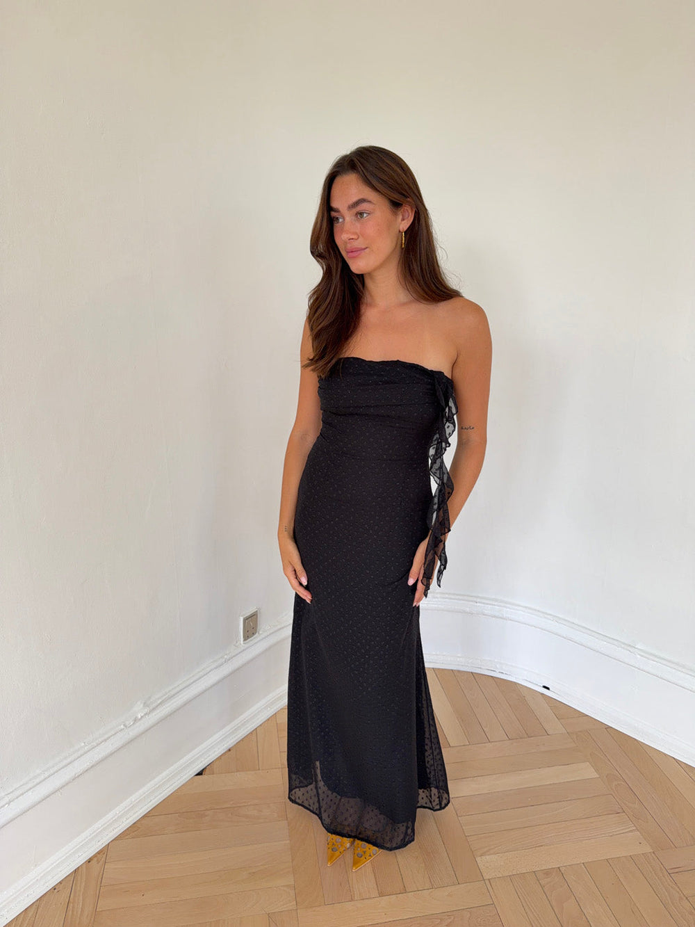 Svera shimmer dress with ruffle detail - Black