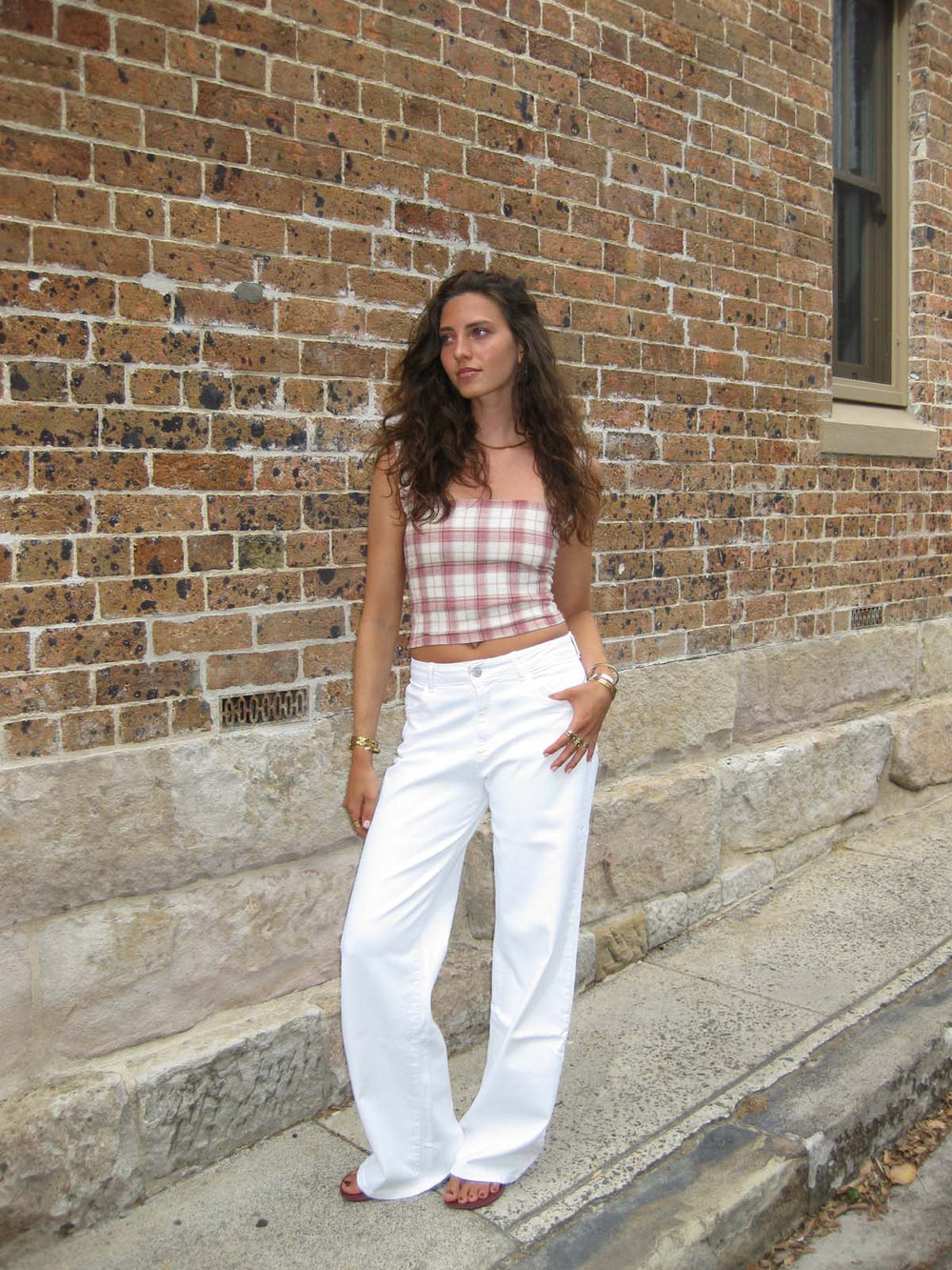Alaia low-waisted jeans with lightning detail - White denim