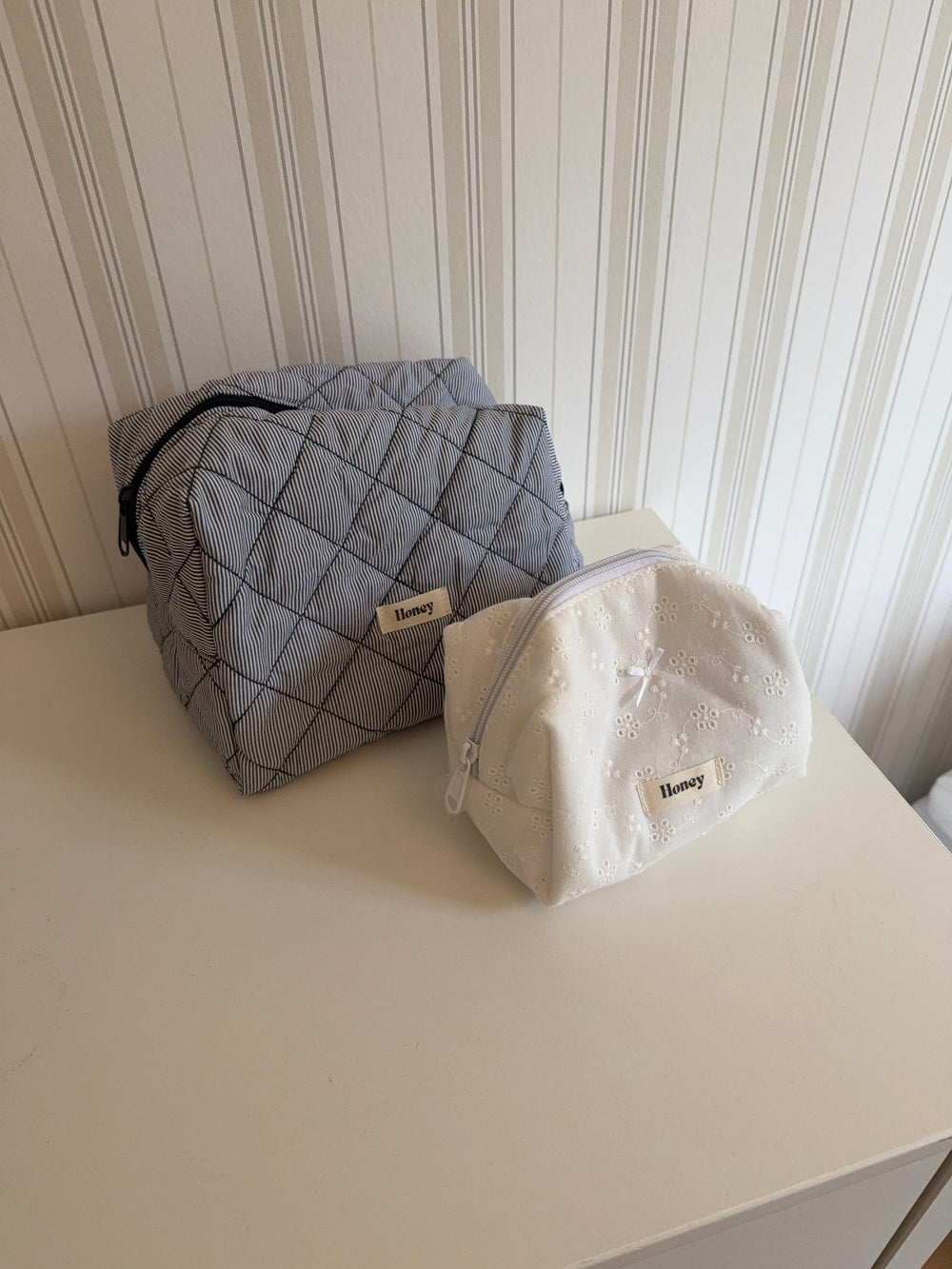 Honey small toiletry bag – White