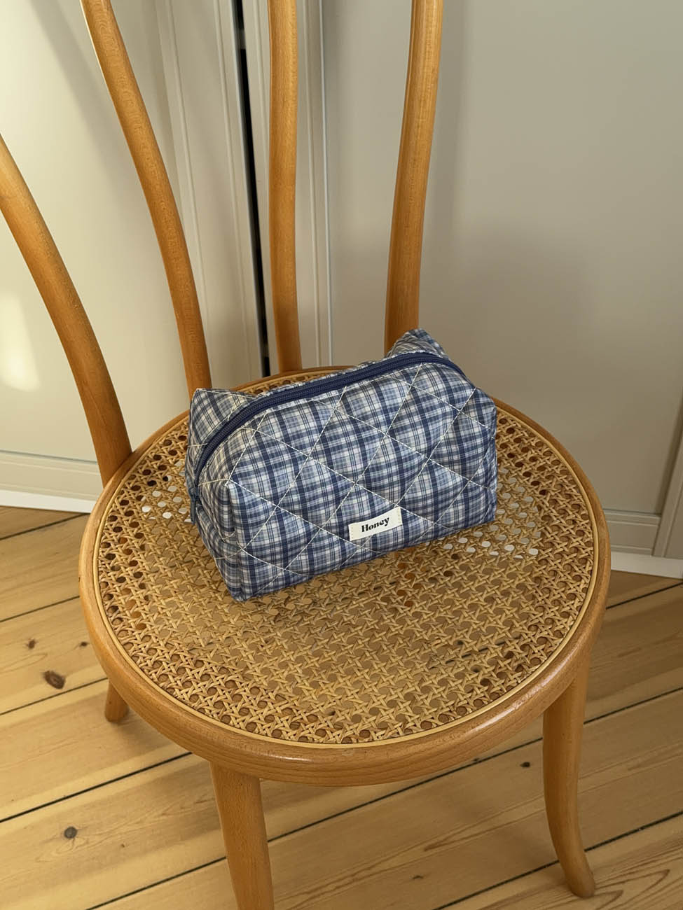 Honey small toiletry bag with checks – Blue