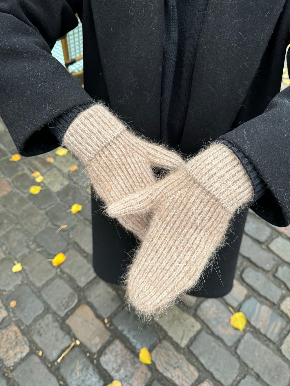Fluffy mittens - Taupe