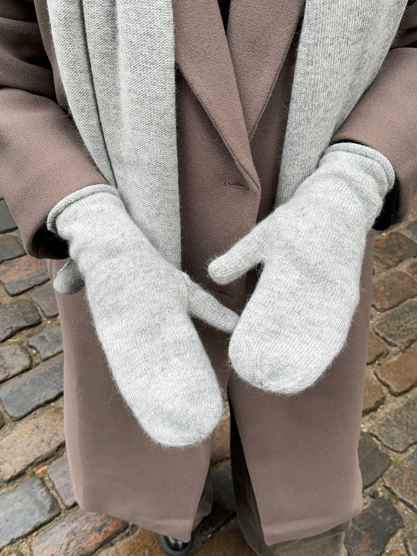 Kehlani knitted mittens - Light grey