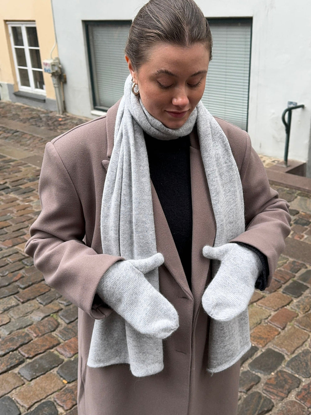 Kehlani knitted mittens - Light grey