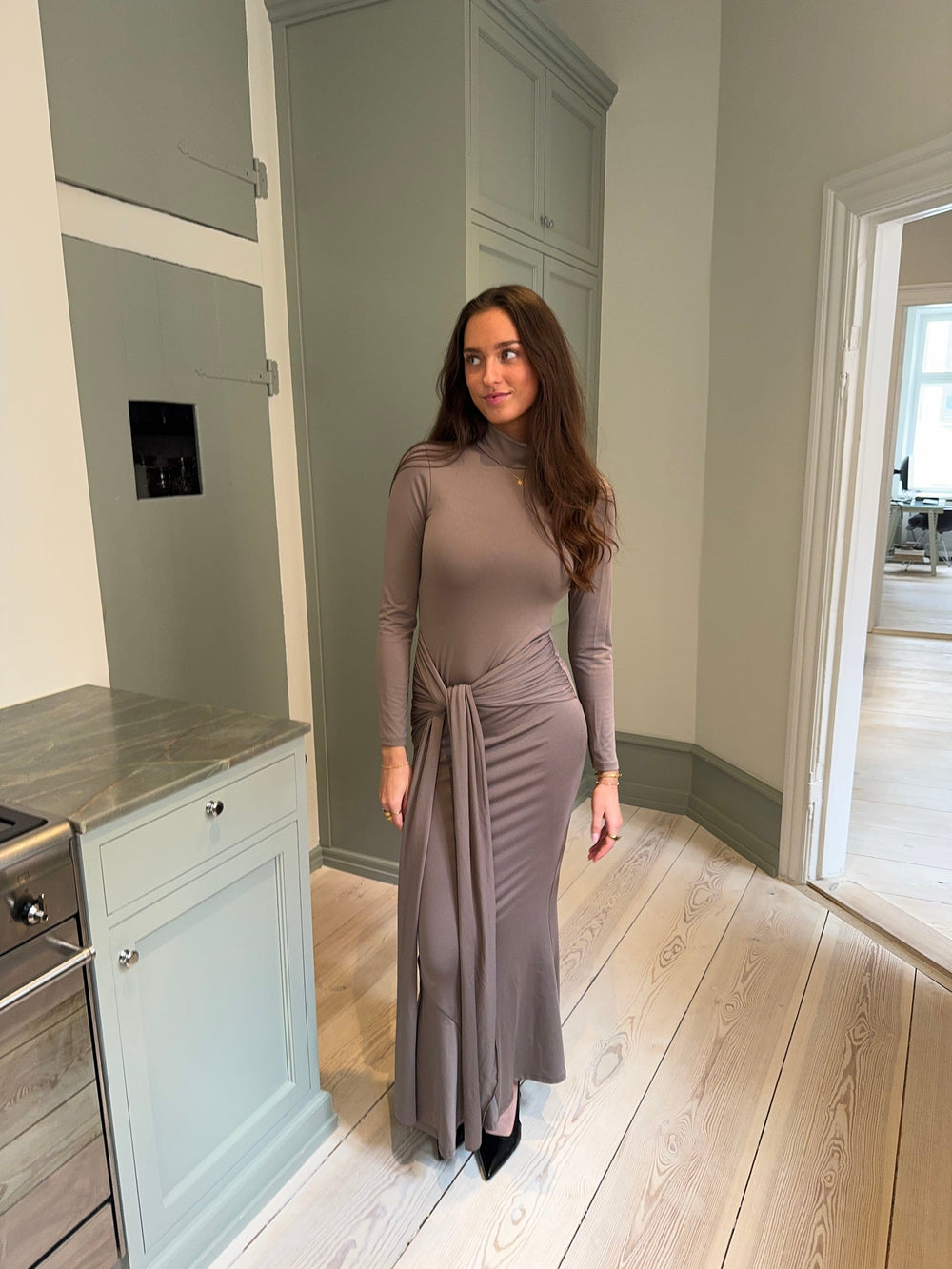 Silia maxi dress with ties - Taupe