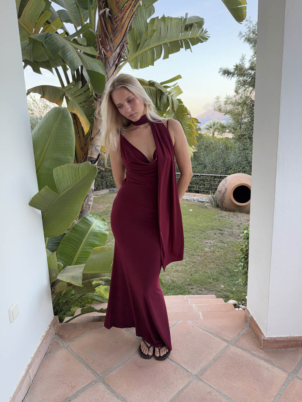 Vinja maxi dress with shawl – Red/burgundy