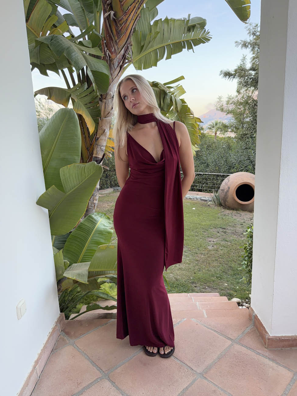 Vinja maxi dress with shawl – Red/burgundy
