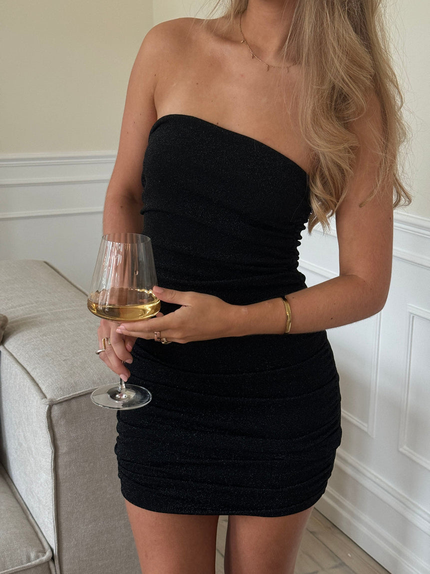 Rihanna dress with scrunch details - Black