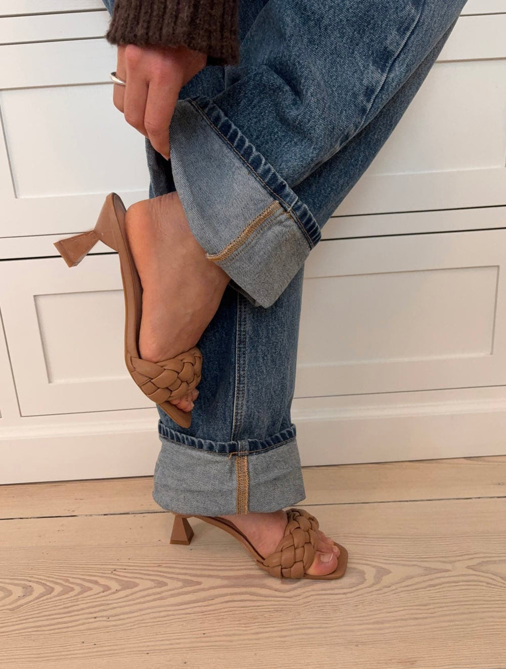 Yasmin woven mules – Beige
