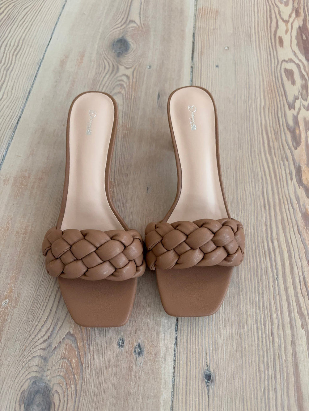 Yasmin woven mules – Beige