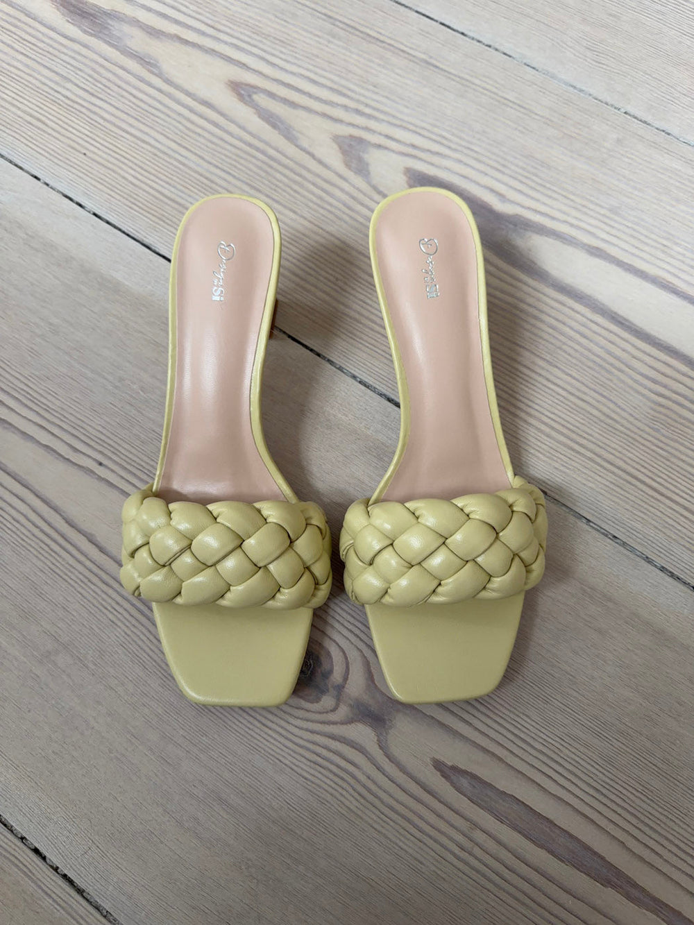 Yasmin woven mules – Light Yellow