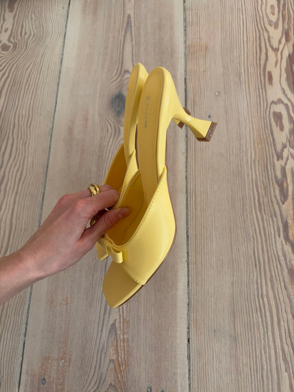 Pastella mules with bow - Light yellow