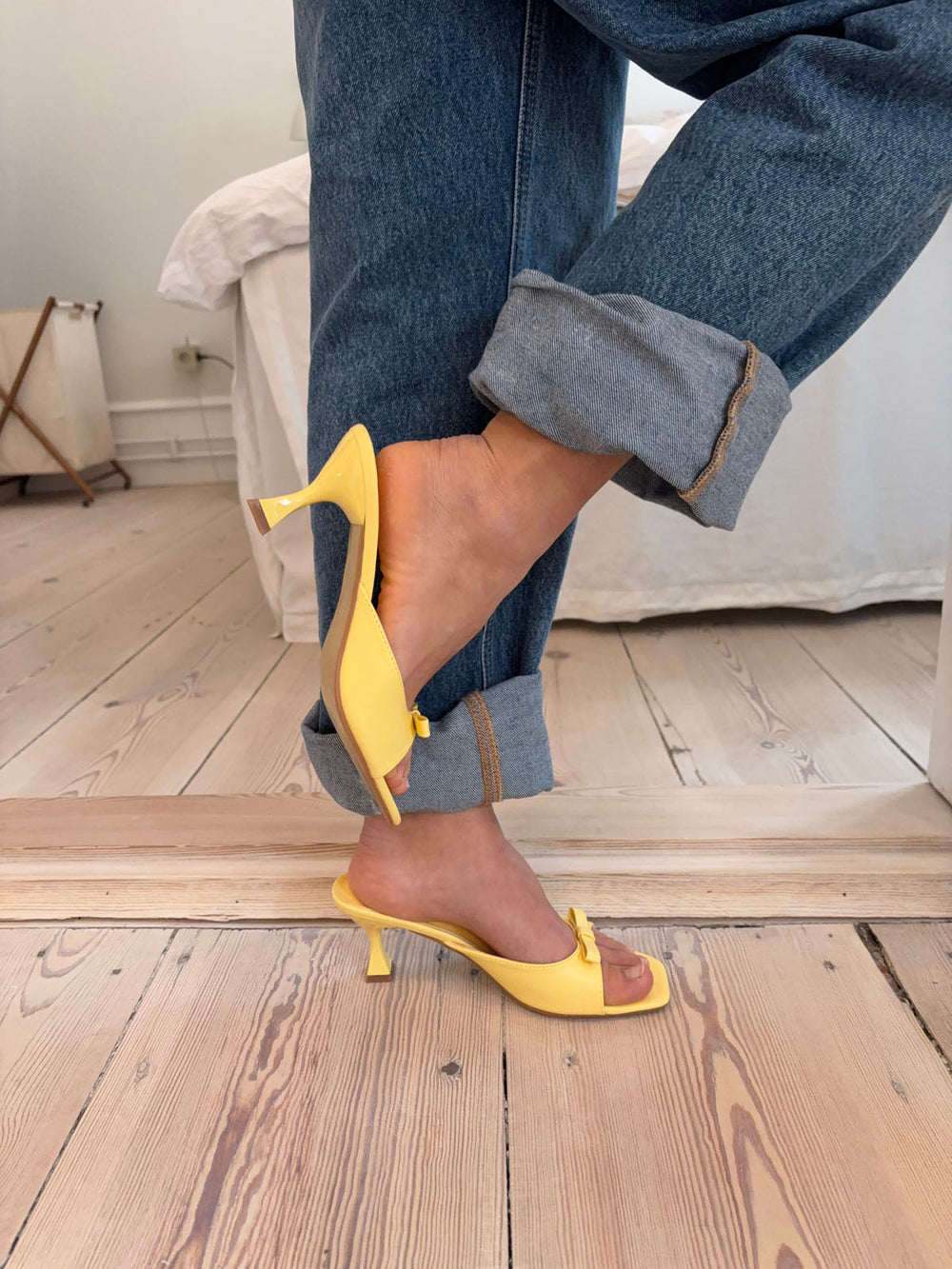 Pastella mules with bow - Light yellow