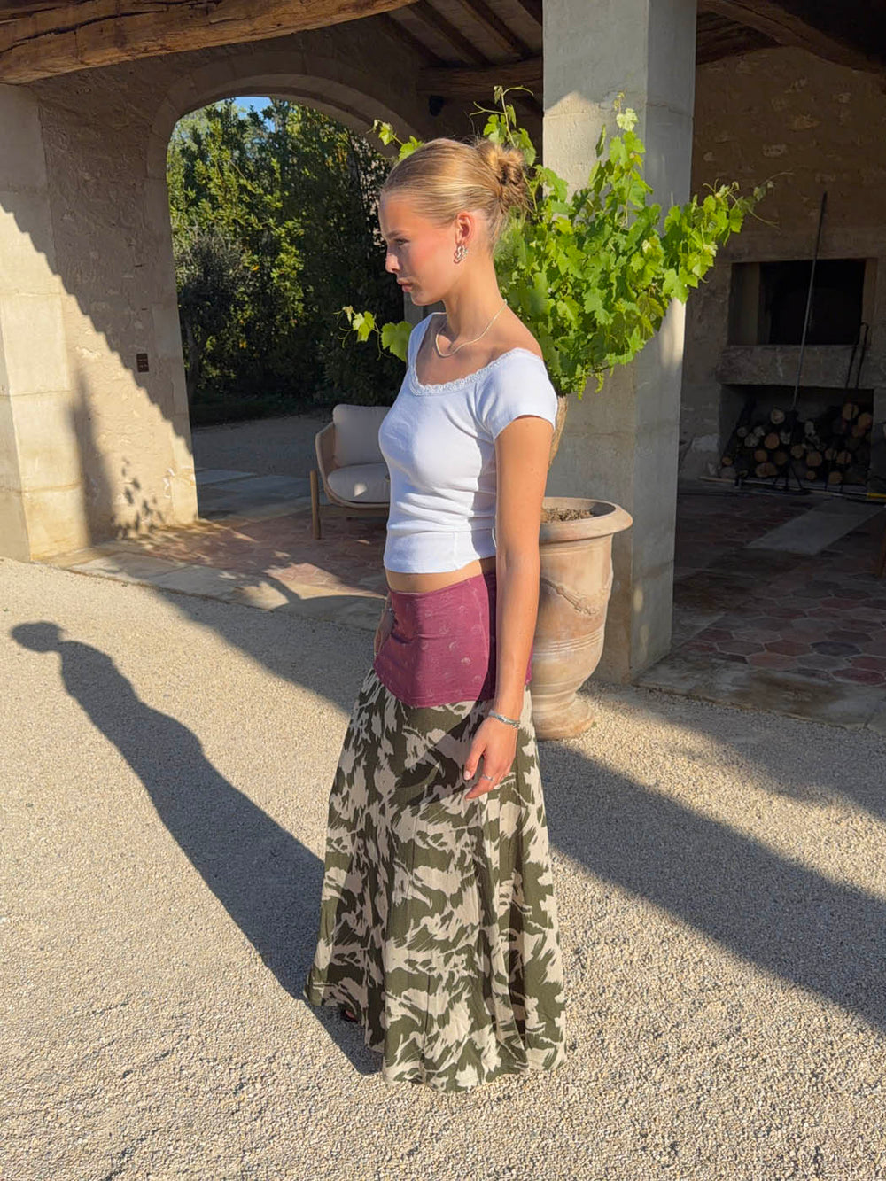 Florina skirt with pattern and pleats – Khaki/White/Purple