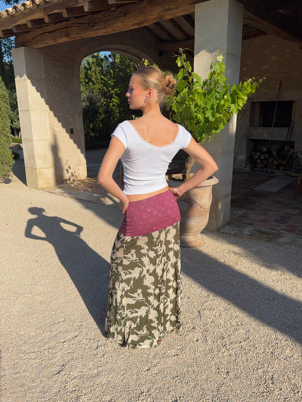 Florina skirt with pattern and pleats – Khaki/White/Purple