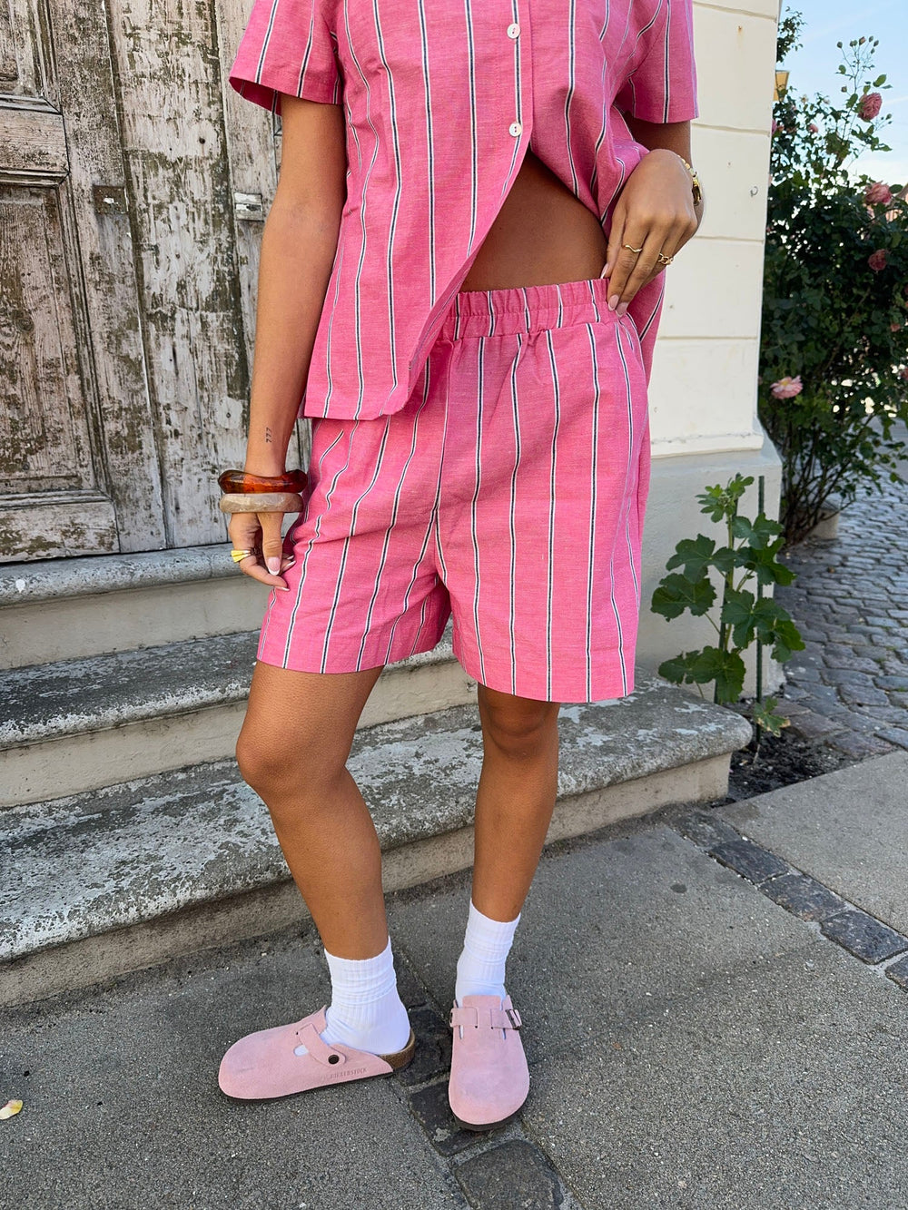 Lula shorts with stripes – Pink/white/black