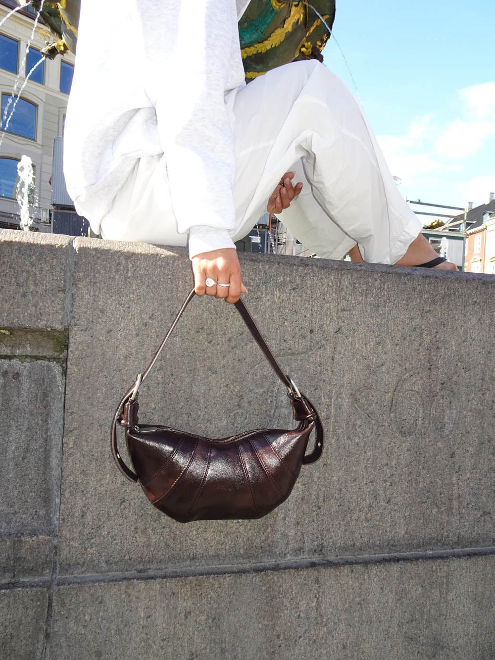 Lara leather shoulder bag - Brown
