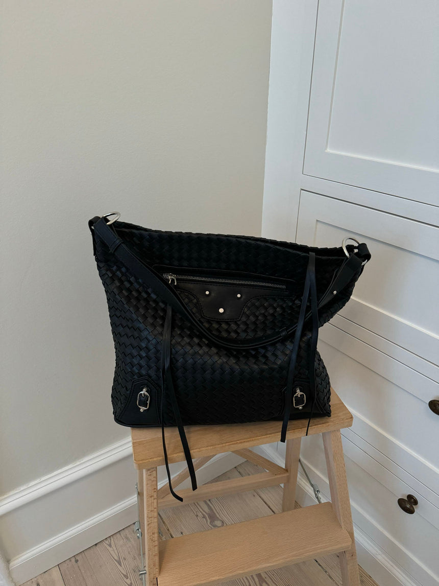Mumbai woven shoulder bag - Black