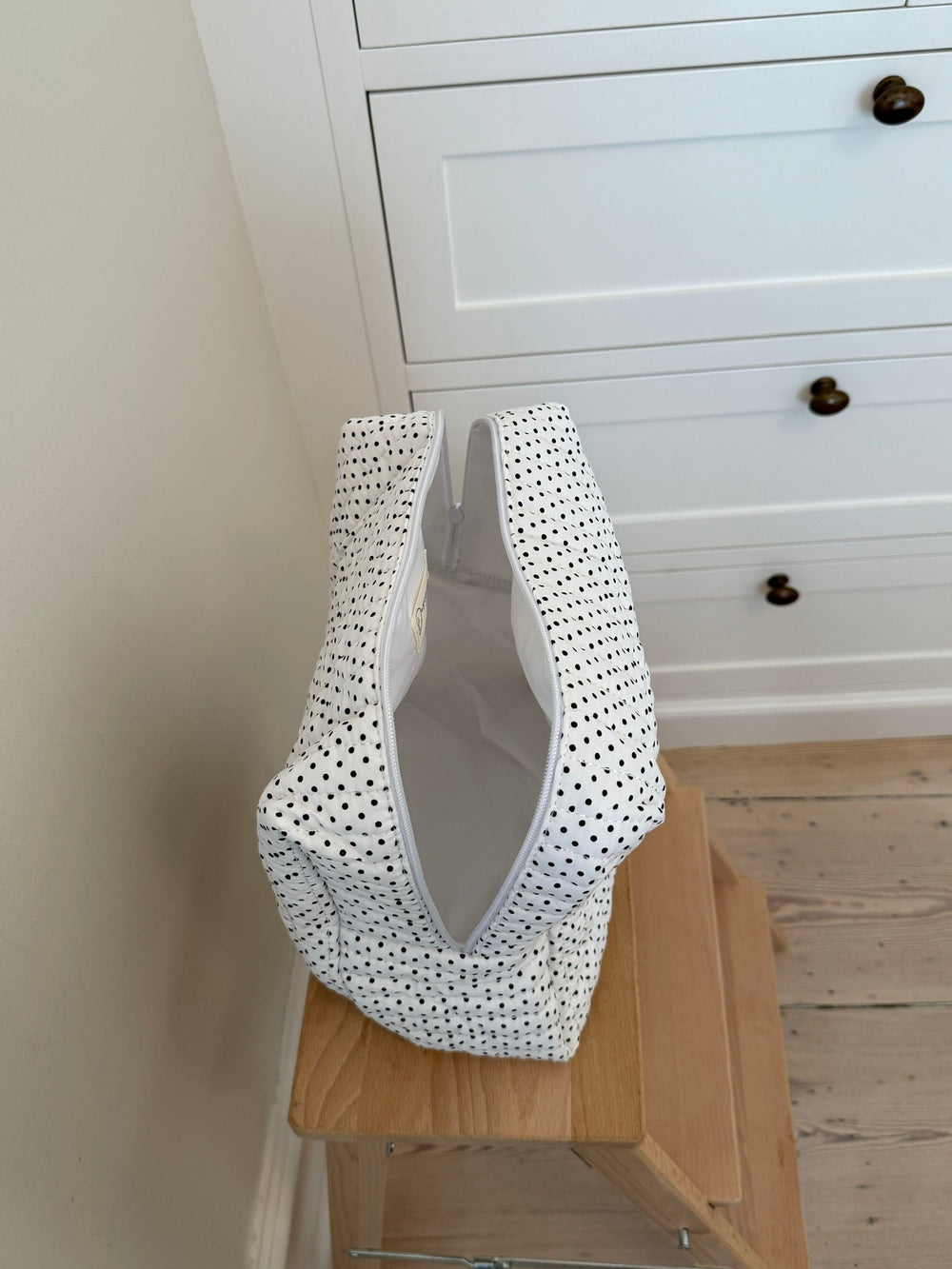 Honey tote with dots – Blue/white