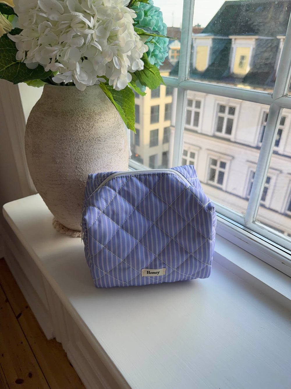 Honey large toiletry bag with stripes - Blue/white