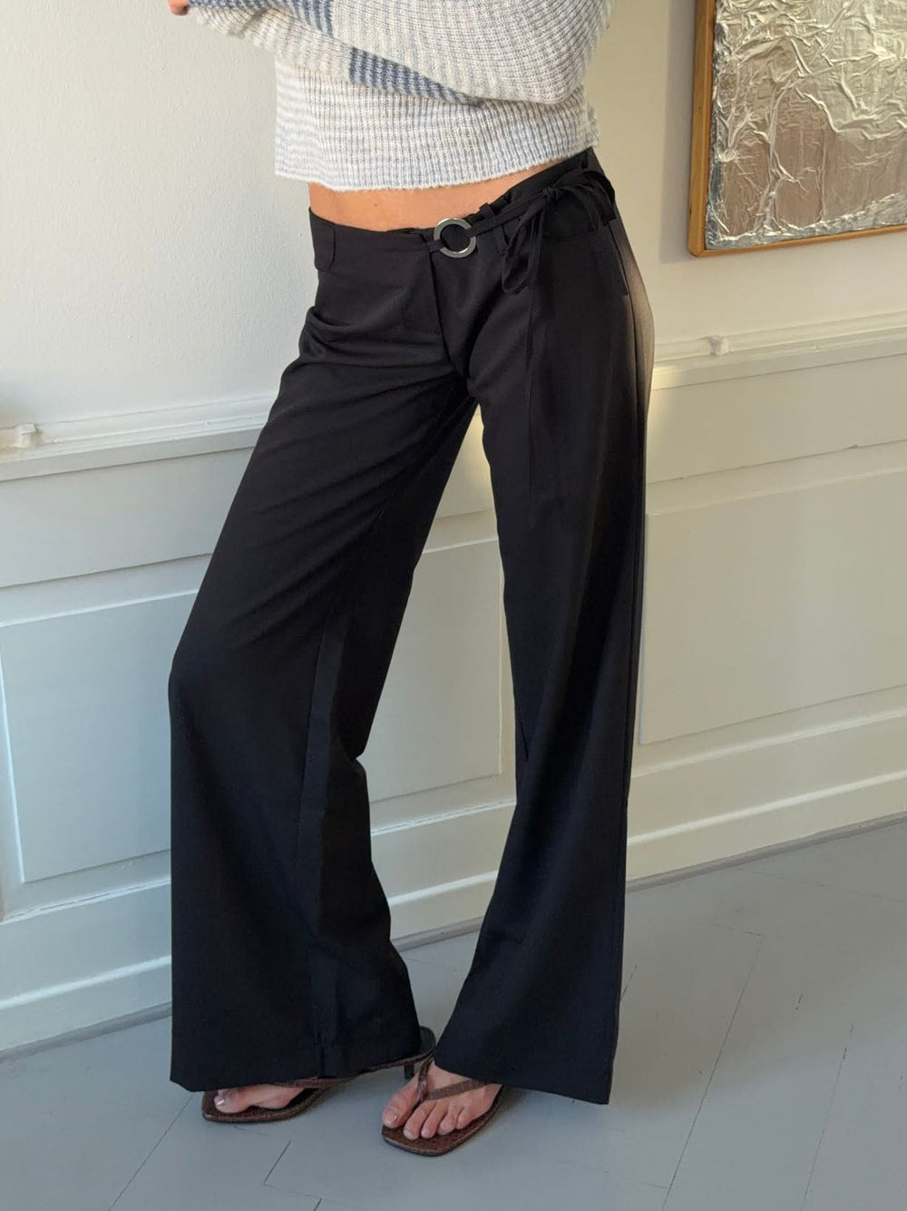 Vinna suit trousers with metal ring – Black