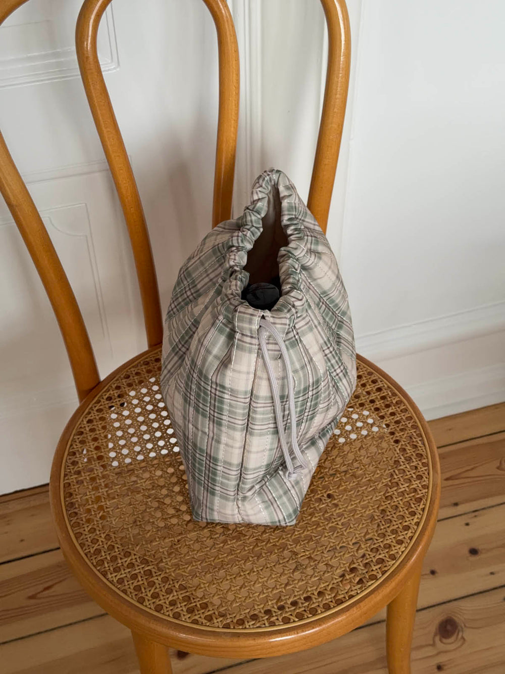 Honey toiletry bag with checks - Beige/green