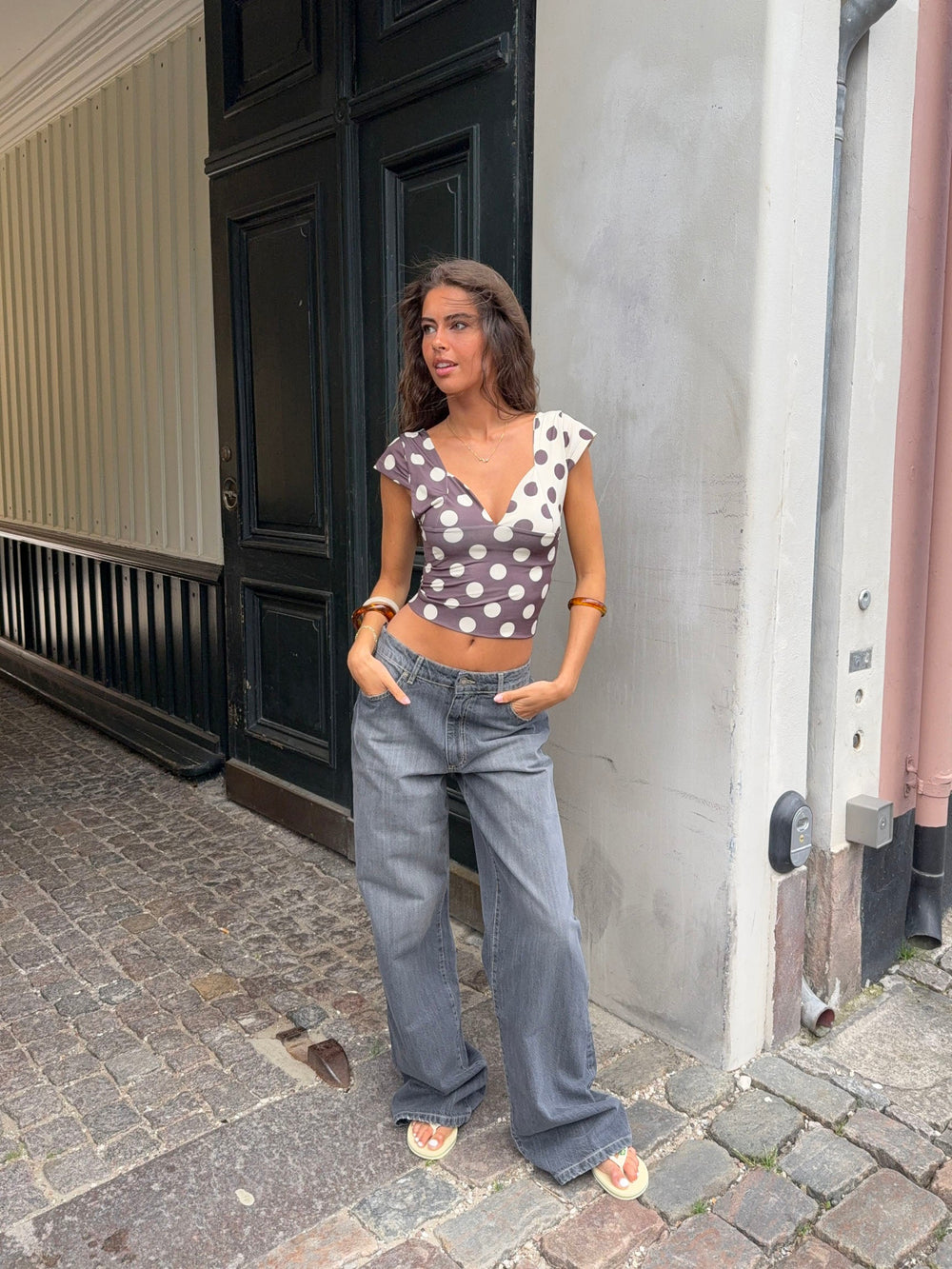 Nickeline v-neck top with polka dots - Brown/off white