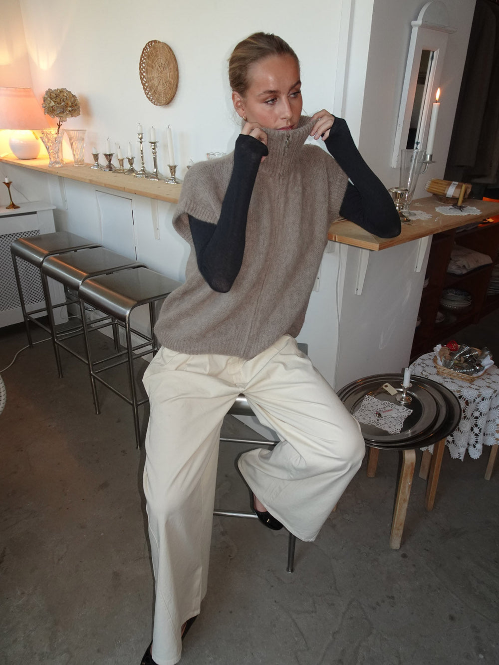 Fiona high neck vest - Beige