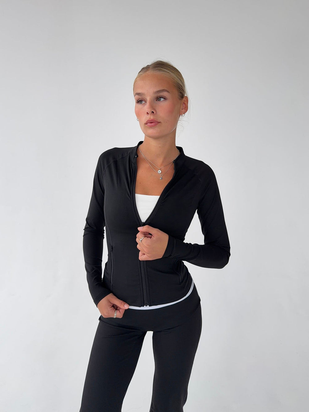 Essential zip up jacket - Jet black