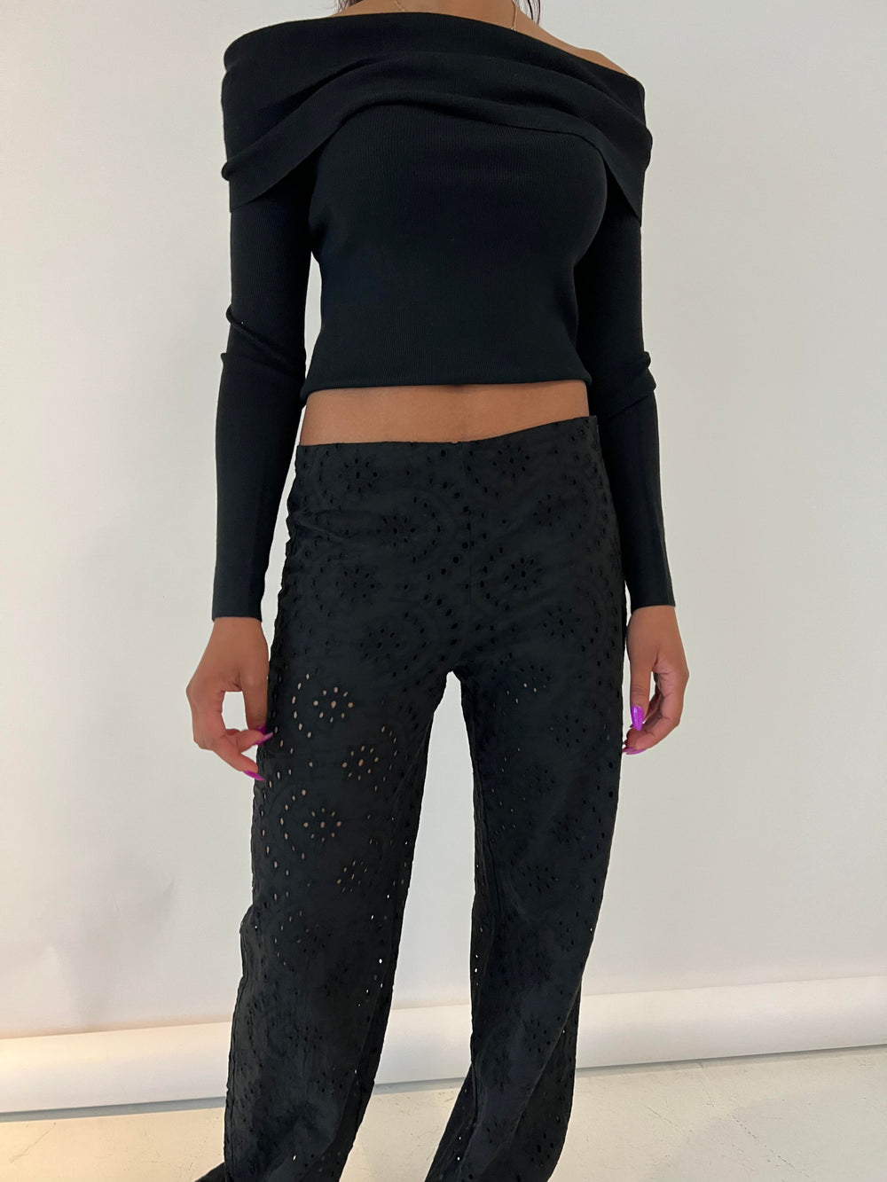 Lilia pants in broderie anglaise - Black