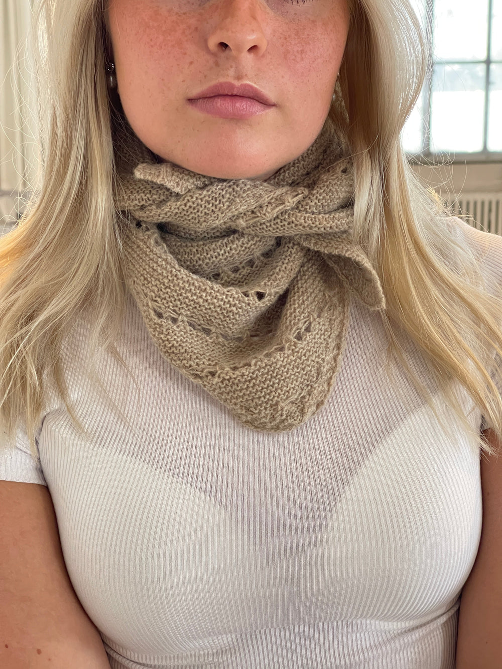 Gabi triangle scarf - Beige