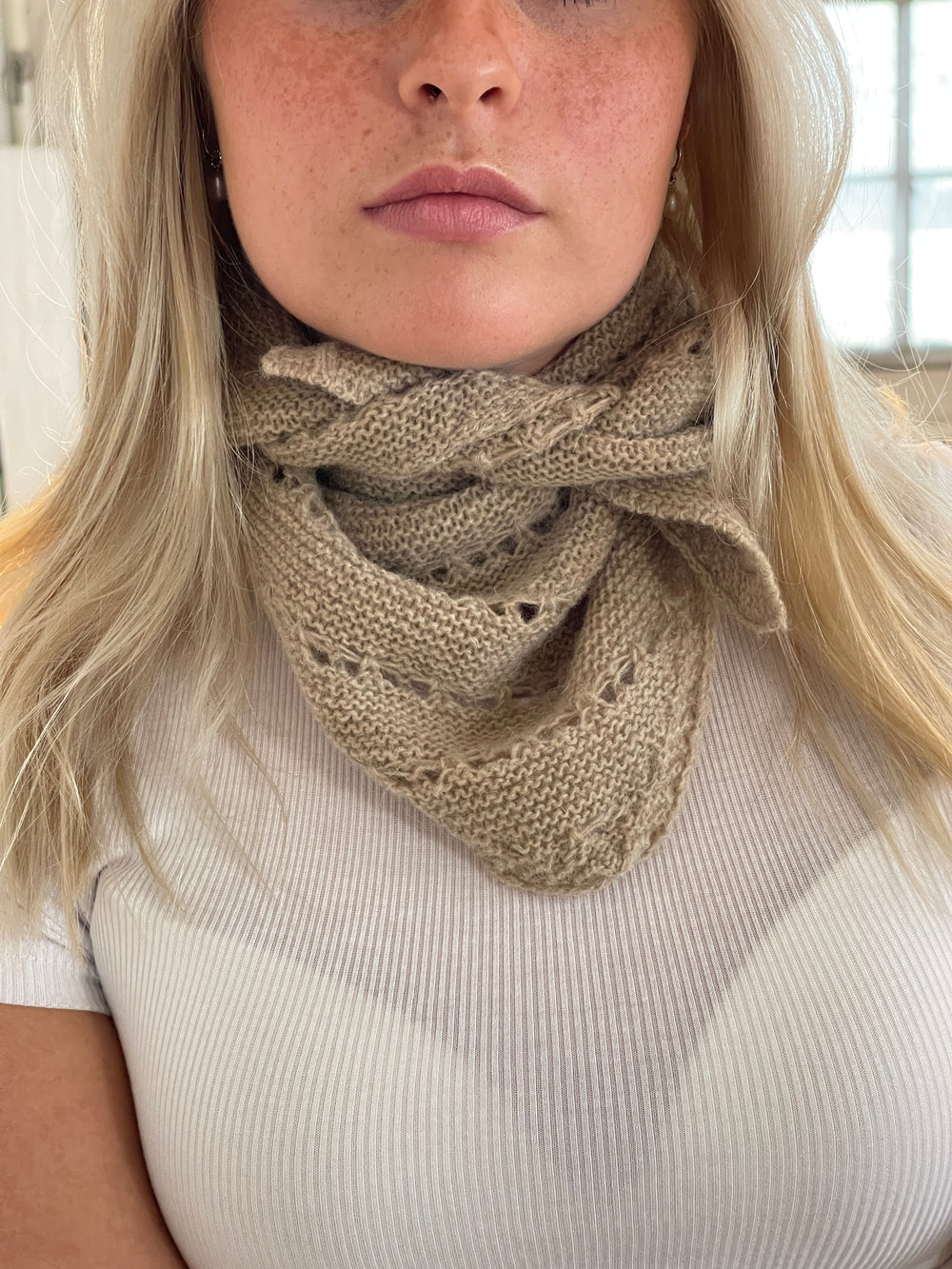 Gabi triangle scarf - Beige