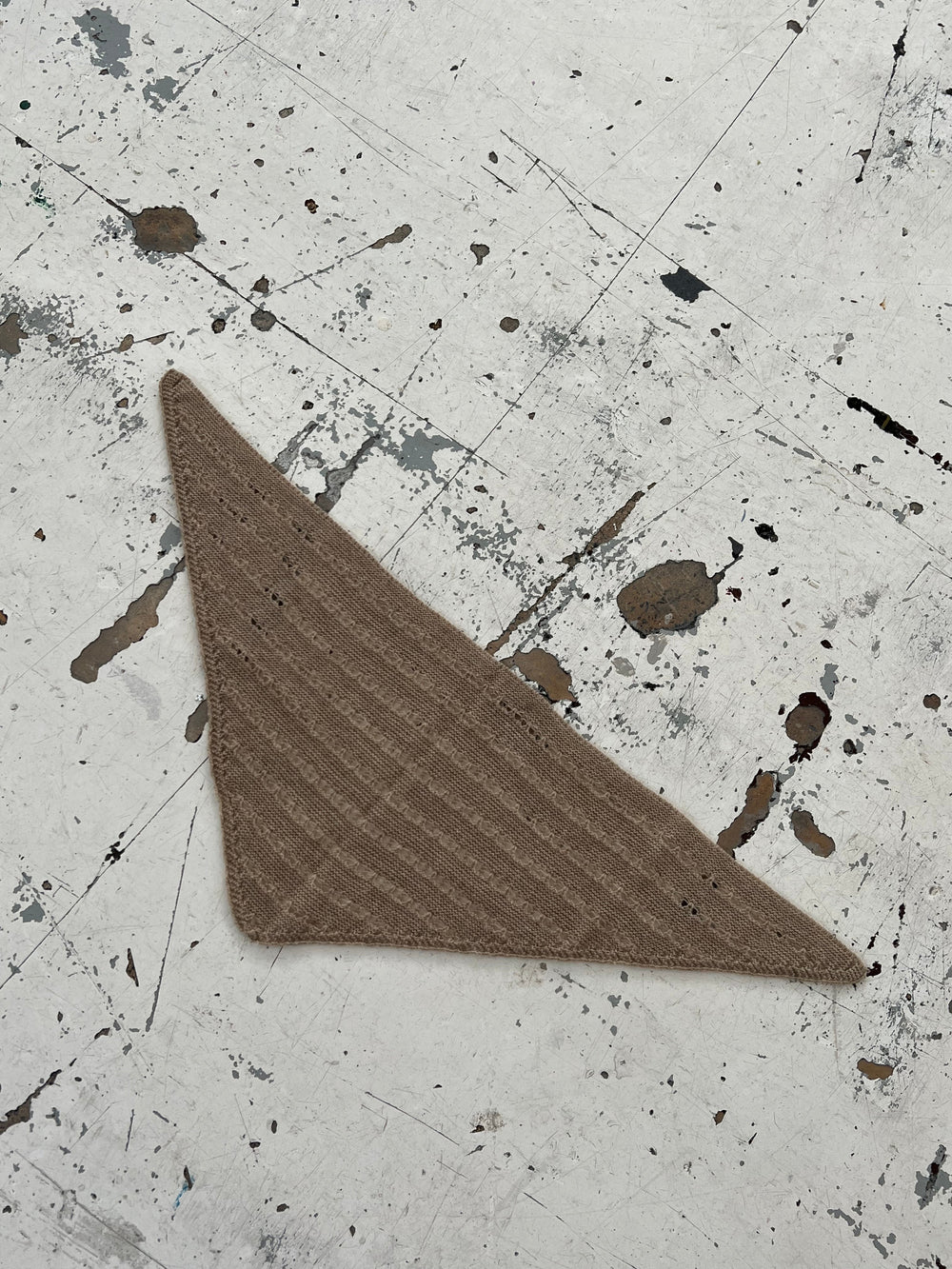 Gabi triangle scarf - Beige